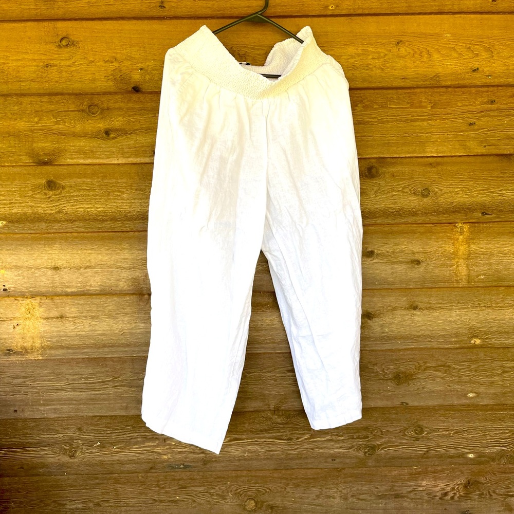 Crown & Ivy flowy white pants - GREAT for the beach!
